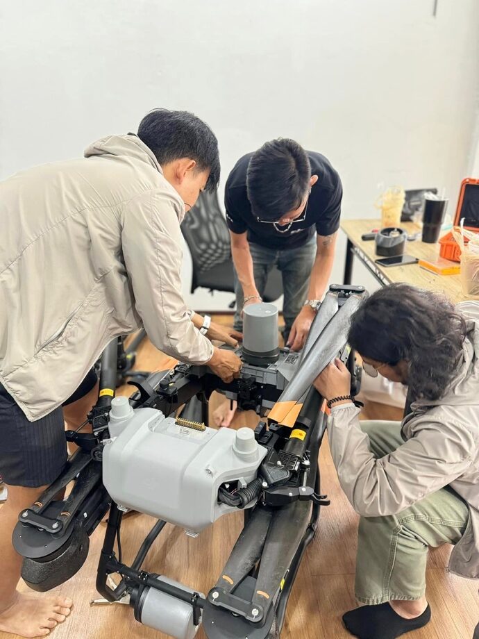 Kỹ thuật viên bảo trì, sửa chữa máy bay nông nghiệp